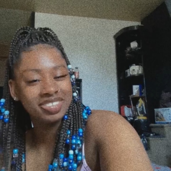 Meet your Posher, Tanasia - Picture 1 of 1